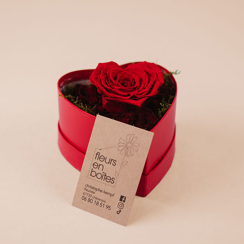 Boîte Cœur 10 cm 1 grande rose et 13 petites roses