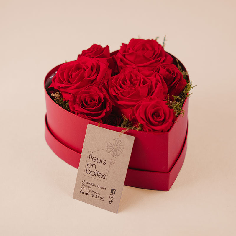 Boîte Cœur 18 cm 16 roses stabilisées